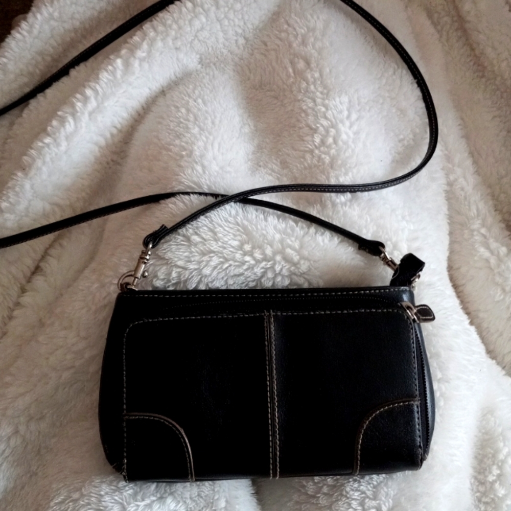 Black leather Cherokee vintage hand bag